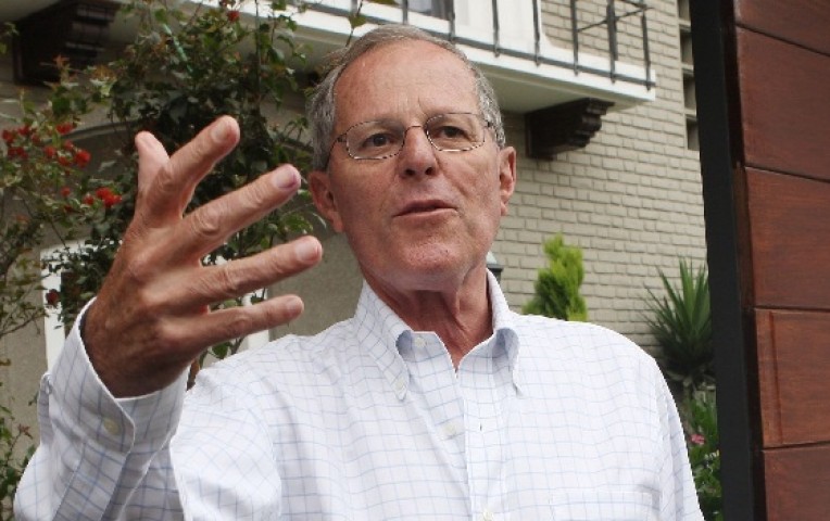 Kuczynski pide actuar en Venezuela para evitar un mar de sangre